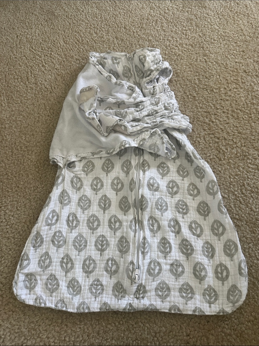 Neutral Leaf Print Baby Sleep Sack - Light Gray & White